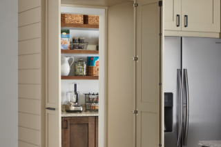 https://www.schulercabinetry.com/wp-content/uploads/2019/08/sch-walk-in-pantry-thumb-e1565629703709-320x213.png